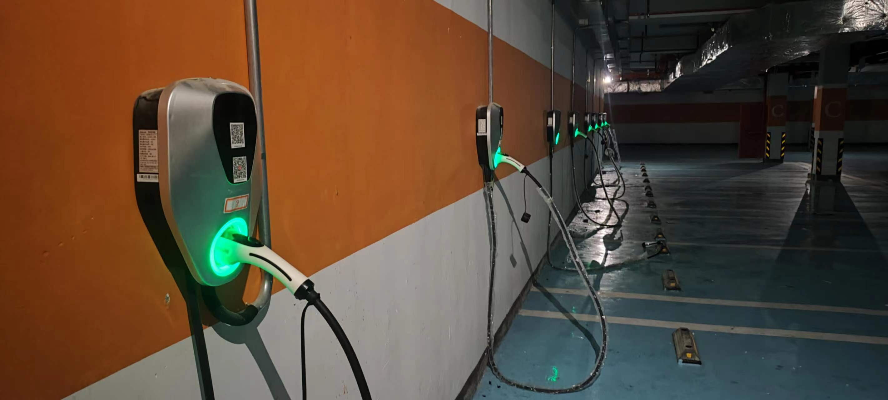 新能源汽车充电桩价格，新能源汽车充电桩安装条件